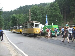 Tw8 und Wagenzug am Depot