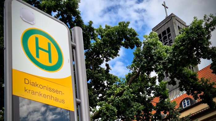 Haltestellenschild Diakonissenkrankenhaus