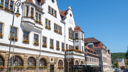 Rathaus Potschappel mit Bus