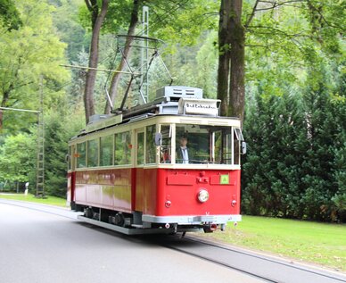 Triebwagen 9 (ex Lockwitztalbahn) im Kirnitzschtal