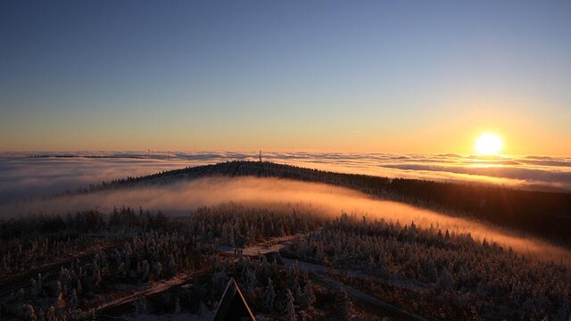 Der Kamm des Erzgebirges in der Sonne