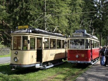 historische Triebwagen der Kirnitzschtalbahn